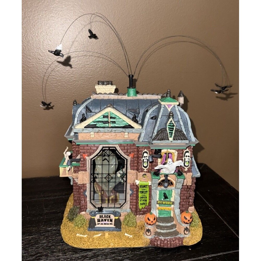 Lemax Spooky Town Black Raven Manor #05605 Halloween Village Lights Sounds WORKS